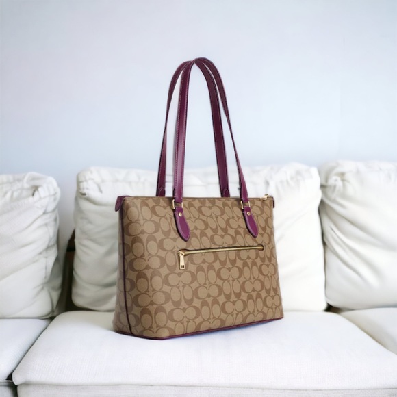 COACH Nwt Gallery Signature Canvas Tote with Coach shopping Bag & Box - Picture 4 of 11